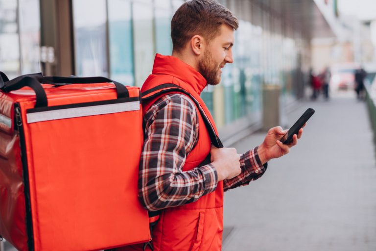 iFood e Rappi são alvo por falta de transparência na remuneração